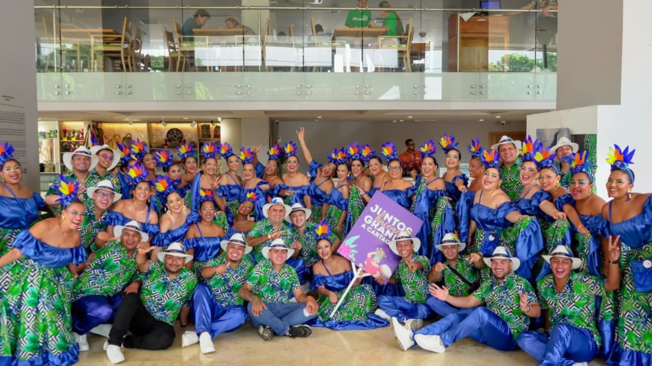 Raíces Empresariales - la comparsa que hará vibrar el Desfile de Independencia con el sello de la Cámara de Comercio de Cartagena